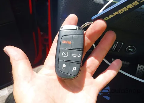 2015 Dodge Charger Srt 392 z USA, uszkodzony, nr VIN 2C3CDXEJ7FH770197